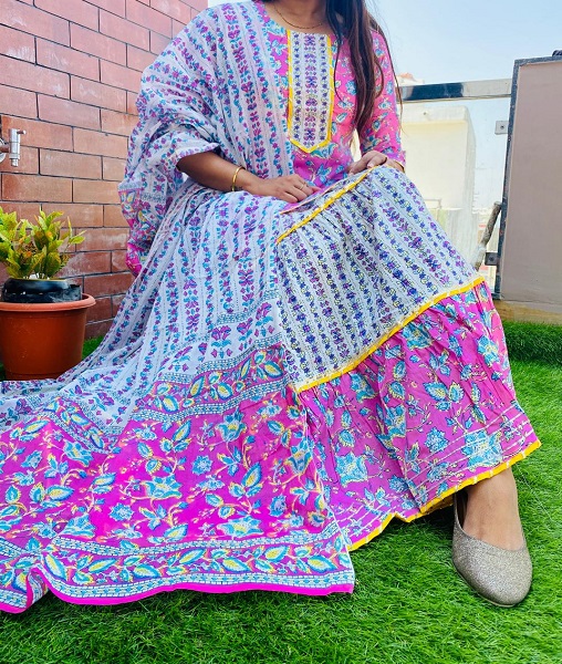 Reyon fabric fine quality kurti front cut with duppatta